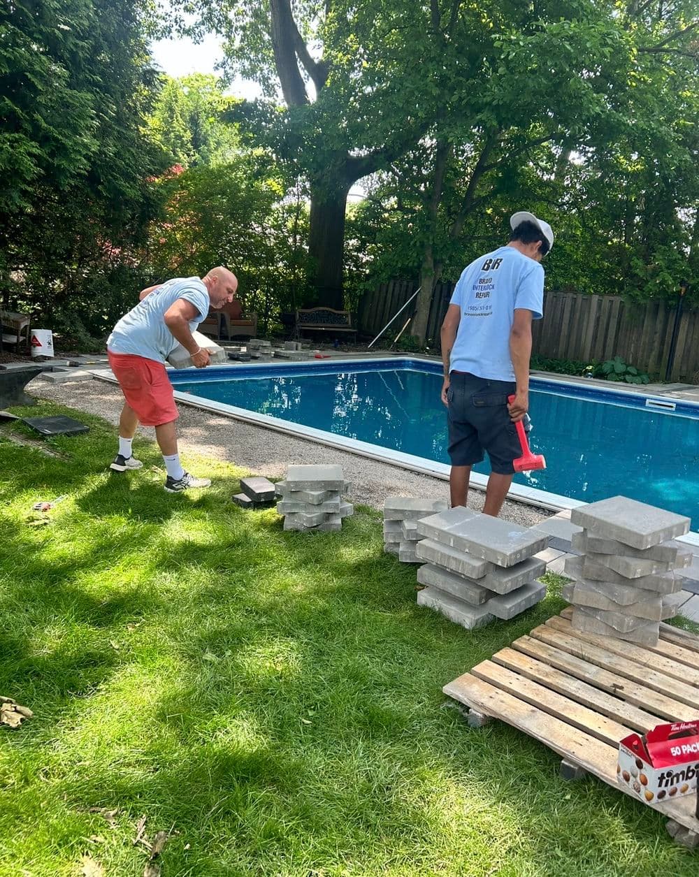 Gallery photos for Poolside Patio Makeover in Ancaster: Image #4