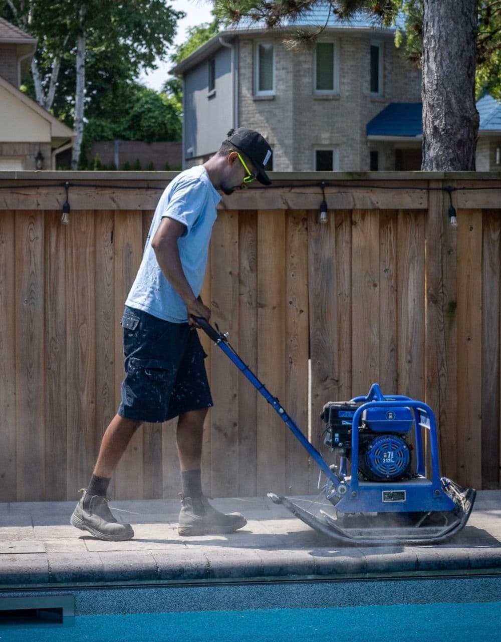 Gallery photos for Pool Area Poly Sand & Pressure Washing in Ancaster: Image #7