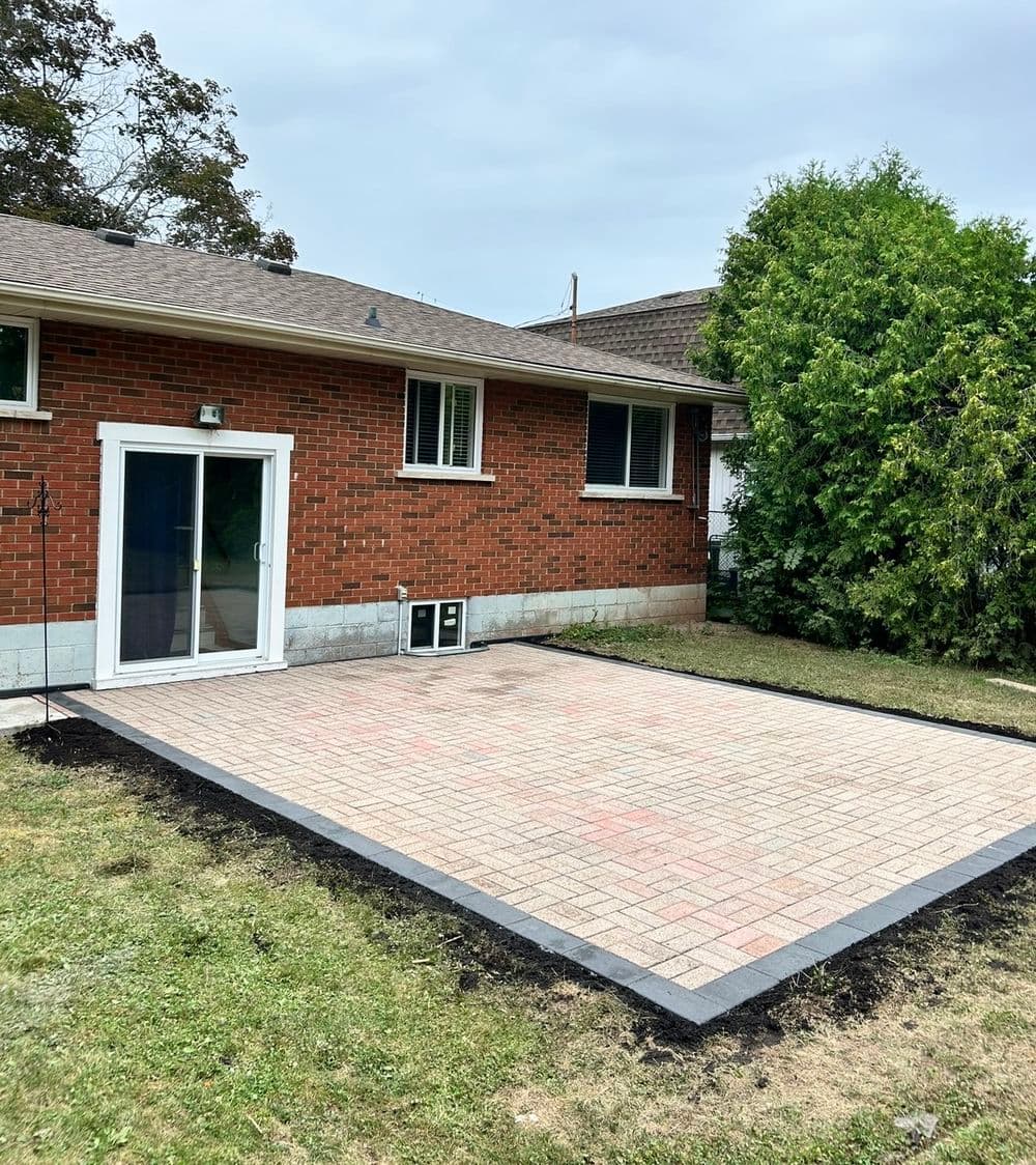 Gallery photos for Interlock Patio Renovation in Grimsby: Image #4
