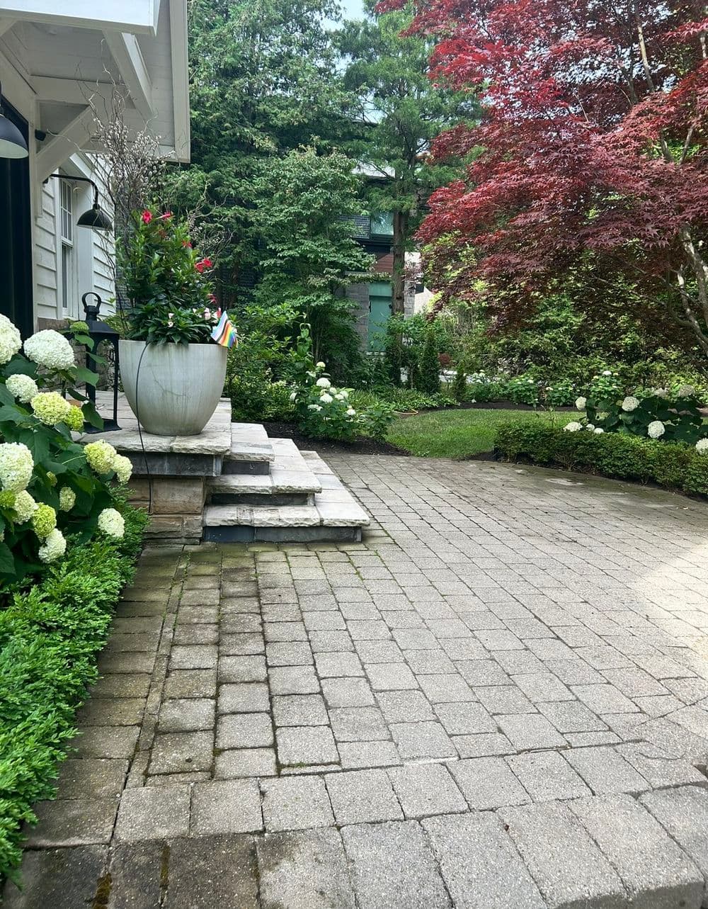 Gallery photos for Stunning Hardscape Transformation in Oakville: Image #6
